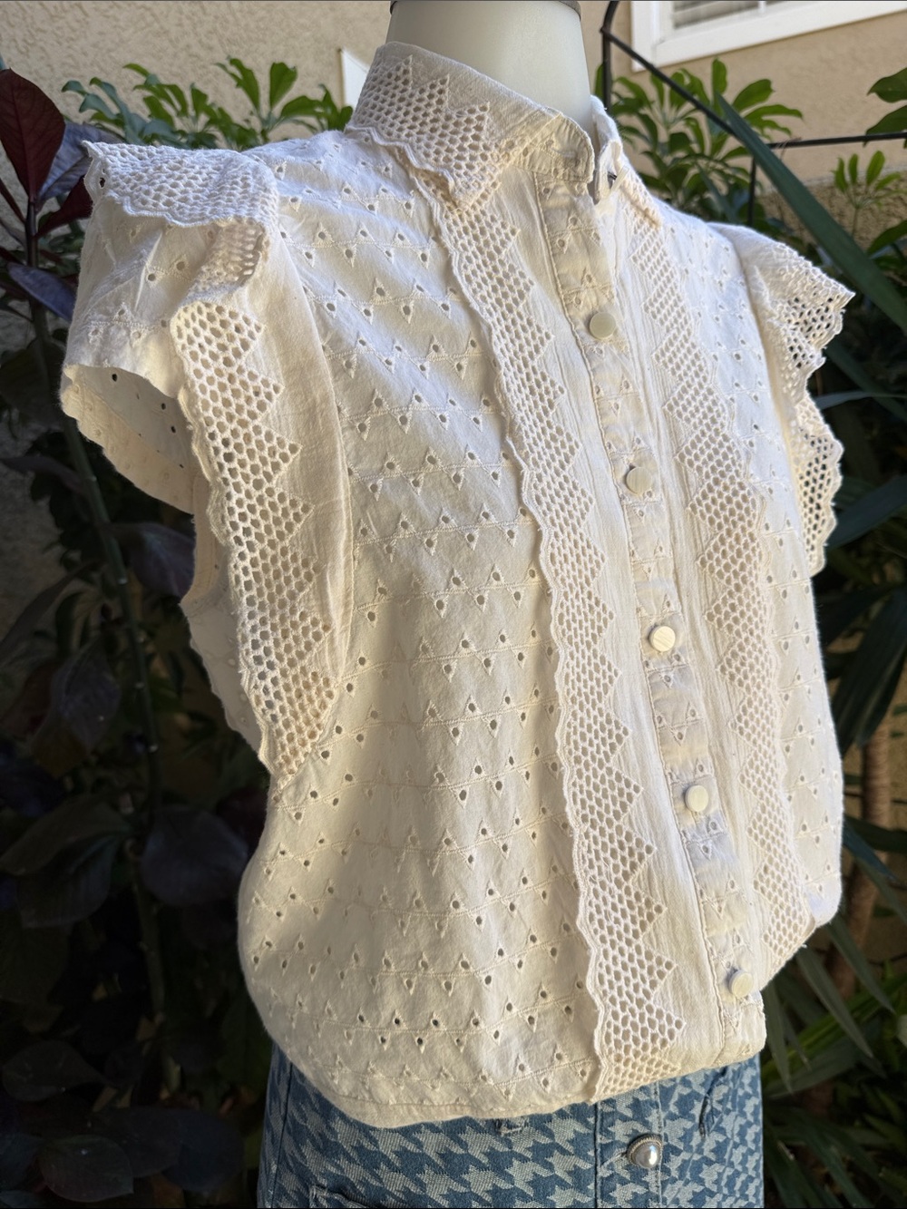 Vintage Cream Eyelet Lace Cotton Button-Front Top - Picture 6 of 12